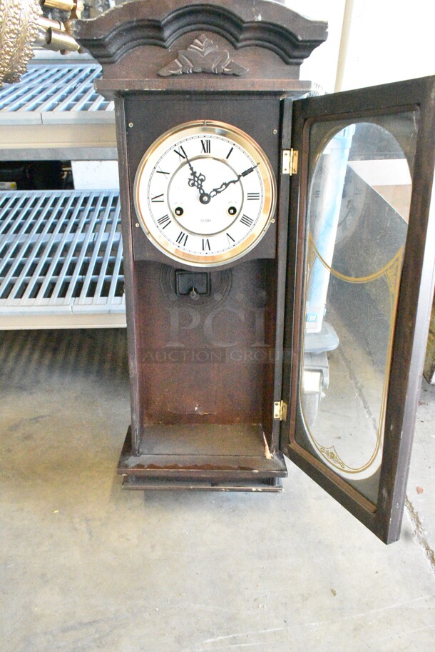 Clock.  - Image 3 of 3
