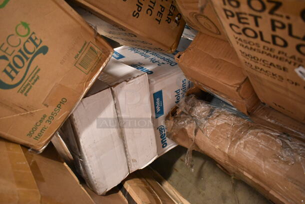 PALLET LOT of 25 BRAND NEW Boxes Including 795KFTL32RPE Choice 16-32 oz. Round PET Take-Out Lid - 300/Case, Choice 4 oz Portion Cups, 500CC32P Choice Clear PET Plastic Cold Cup - 32 oz. - 500/Case, 612527HD Choice 7" Round Heavy Weight Foil Take-Out Pan - 500/Case, 500CC32T Choice 32 oz. Straight Wall Clear PET Plastic Cold Cup - 300/Case, 3 Box 5002CPTENAT Lavex 2-Ply Natural Kraft Center Pull Paper Towel 510' Roll - 6/Case. 25 Times Your Bid! - Image 4 of 9