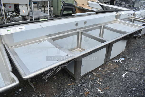 BRAND NEW SCRATCH AND DENT! Regency 600S22424224 98" 16 Gauge Stainless Steel Two Compartment Commercial Sink with Stainless Steel Legs, Cross Bracing, and 2 Drainboards - 24" x 24" x 14" Bowls. No Legs.  - Image 2 of 8