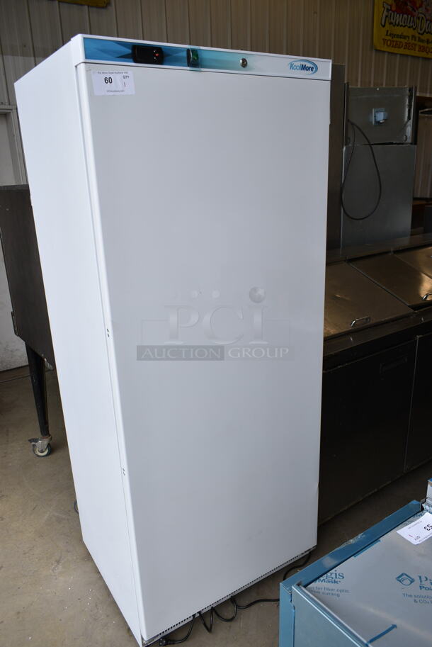 BRAND NEW SCRATCH AND DENT! KoolMore KM-RMD20WH 20 Cu. Ft. Commercial Reach-In Refrigerator In White With Manual Defrost. 115 Volts, 1 Phase. Tested and Working! - Image 3 of 5