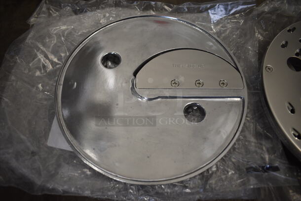 2 BRAND NEW! Metal Commercial Food Processor Blades; CAF14 Slicing Blade and CAF20 Grater. 8x8x2. 2 Times Your Bid! - Image 6 of 8