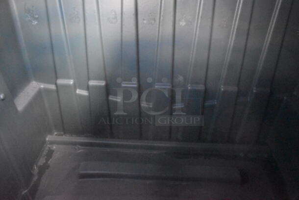 BRAND NEW SCRATCH AND DENT! Toter FR040-00940 4 Cubic Yd. Green Front End Loading Mobile Trash Container / Dumpster w/ 2000 lb. Capacity on Commercial Casters. 87x56x68 - Image 7 of 8