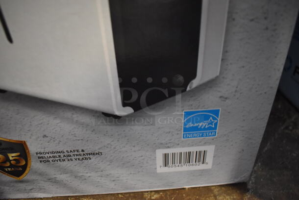 IN ORIGINAL BOX! Pelonis PAD30C1AWT ENERGY STAR 30 Pint Dehumidifier. 120 Volts, 1 Phase. 15x10.5x19 - Image 4 of 5