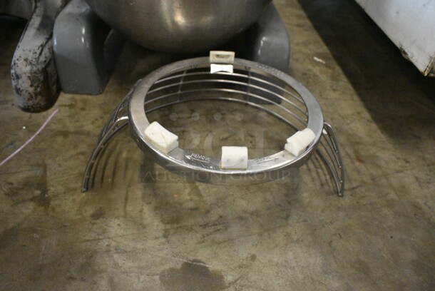 Hobart Metal Commercial Countertop 20 Quart Planetary Dough Mixer w/ 2 Stainless Steel Mixing Bowl, Bowl Guard and Whisk Attachment. Tested and Working!
 - Image 7 of 10