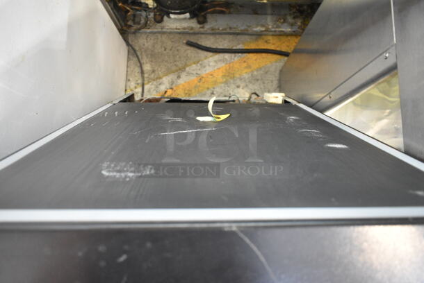 Igloo Metal Mini Cooler. Tested and Working! - Image 4 of 6