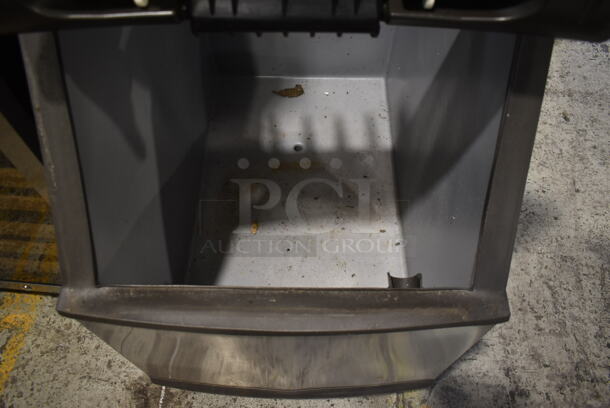 Manitowoc B320 Stainless Steel Commercial Ice Bin. - Image 4 of 5