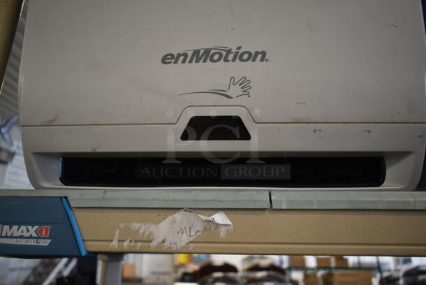 2 Georgia Pacific enMotion Wall Mount Paper Towel Dispensers. 2 Times Your Bid! - Image 3 of 5
