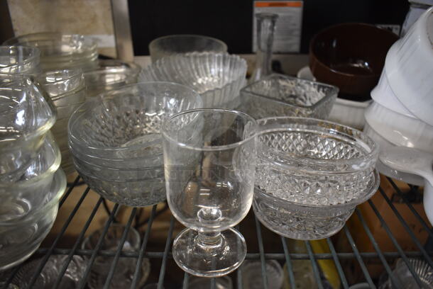 ALL ONE MONEY! Tier Lot of Various Items Including Glass Bowls, Ceramic Bowls and BRAND NEW IN BOX Piatto Cappuccino Blu Saucers - Image 4 of 8