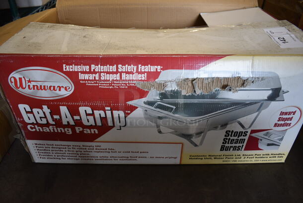 BRAND NEW IN BOX! Winware Stainless Steel Chafing Dish w/ Drop In and Lid. 25x14x14 - Image 4 of 4