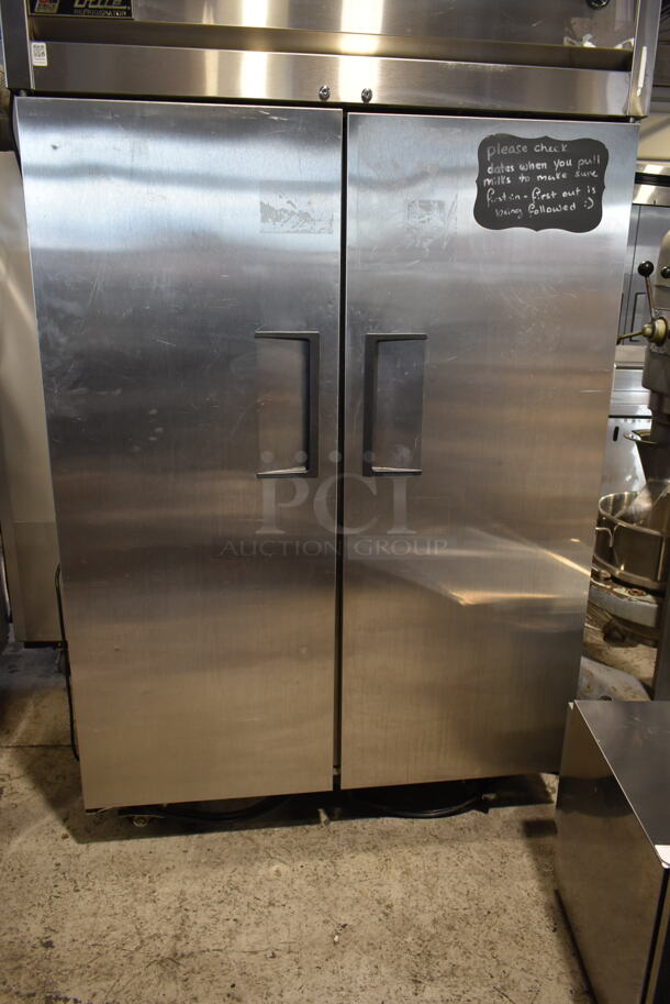 2011 True TG2R-2S Stainless Steel Commercial 2 Door Reach In Cooler w/ Poly Coated Racks on Commercial Casters. 115 Volts, 1 Phase. Tested and Working! - Image 4 of 8