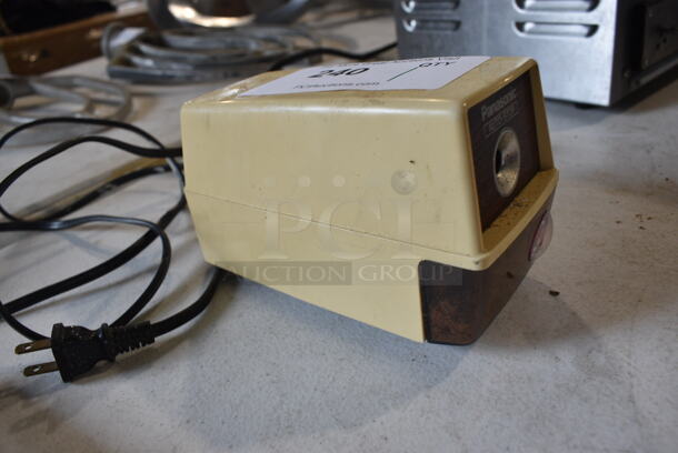 Panasonic Countertop Electric Pencil Sharpener. 3.5x7x4.5 - Image 2 of 3