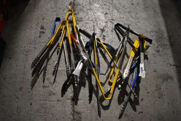 ALL ONE MONEY! Crate of Various BRAND NEW Items Including Tongs - Image 1 of 4