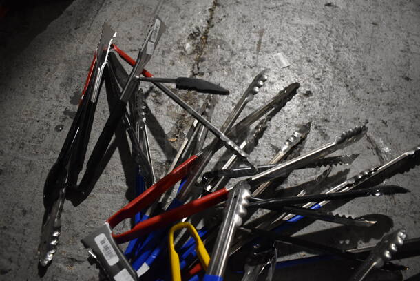 ALL ONE MONEY! Crate of Various BRAND NEW Items Including Tongs - Image 3 of 6