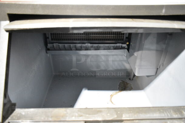 Manitowoc QY0214A Stainless Steel Commercial Self Contained Ice Machine. 115 Volts, 1 Phase.  - Image 3 of 5