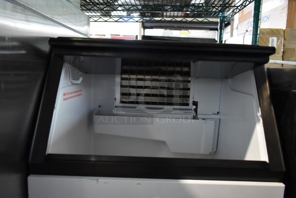 BRAND NEW SCRATCH AND DENT! Aglucky HZB-45 Stainless Steel Commercial Self Contained Ice Machine. 115 Volts, 1 Phase.  - Image 5 of 8