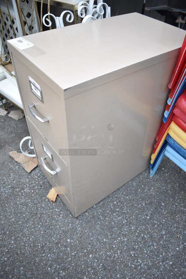 Brown Metal 2 Drawer Filing Cabinet.  - Image 2 of 4