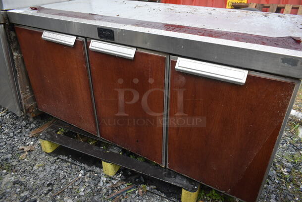 Randell Stainless Steel Commercial 3 Door Undercounter Cooler. Tested and Powers On But Does Not Get Cold - Image 3 of 8