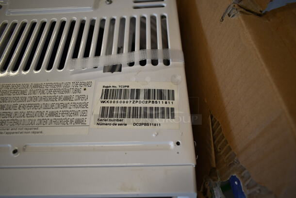BRAND NEW SCRATCH AND DENT! Emerson Quiet Kool EQK WKK0050007ZPDC2PBS11811 Window Mount Air Conditioner.  - Image 7 of 7