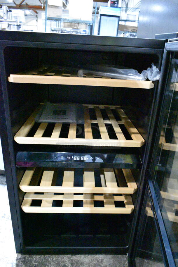 BRAND NEW SCRATCH AND DENT! Hamilton Beach HBWF4300-6COM Stainless Steel 43-Bottle Wine Cooler Fridge Cellar with Wooden Shelves, Digital Control, Mirror Finish. 115 Volts, 1 Phase. Tested and Working! - Image 4 of 9