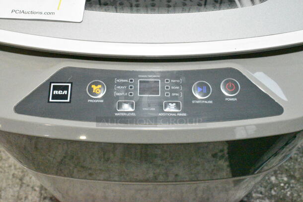 BRAND NEW SCRATCH AND DENT! RCA RPW116 1.0 Cu. ft. Top Load Compact Washing Machine, RPW116, Gray 115 Volts, 1 Phase. Tested and Working! - Image 4 of 7