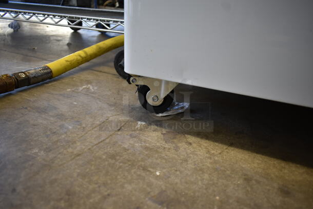 BRAND NEW SCRATCH AND DENT! HB-14HCD Metal Commercial Chest Freezer Merchandiser w/ Poly Basket and Stainless Steel Drop In Bins on Commercial Casters. 115 Volts, 1 Phase. Tested and Working! - Image 6 of 6