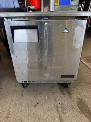 Everest ETBF1 Undercounter Freezer 115V 28X32X35 Unknown condition
