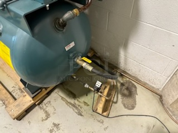Curtis CVID9BA983S Metal Commercial Floor Style Horizontal Tank Air Compressor. BUYER MUST REMOVE. - Image 4 of 12