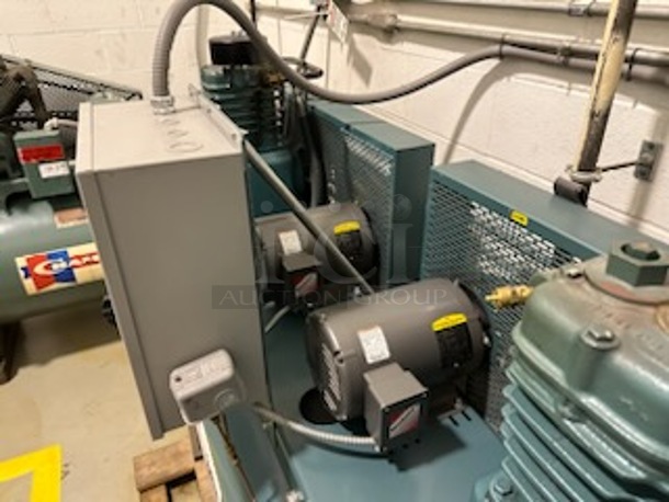 Curtis CVID9BA983S Metal Commercial Floor Style Horizontal Tank Air Compressor. BUYER MUST REMOVE. - Image 5 of 12