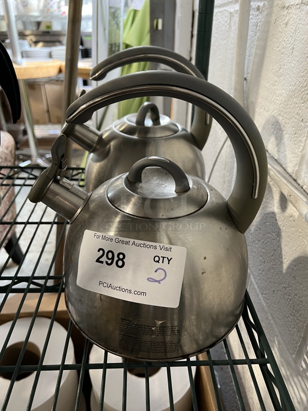 2 Metal Tea Kettles. 9x9x10.5. 2 Times Your Bid! - Image 1 of 3