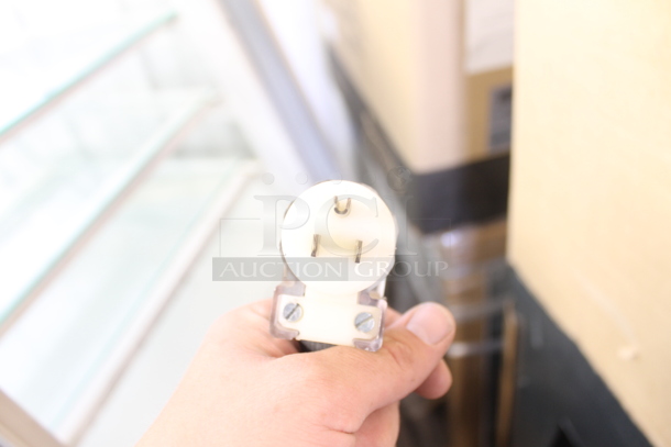 Federal Industries SN59-3SC-2 Series '90 Double-Curved Glass Dual Zone Refrigerated Bakery Case. 120 Volts, 1 Phase. Tested and Powers On But Does Not Get Cold
 - Image 7 of 7