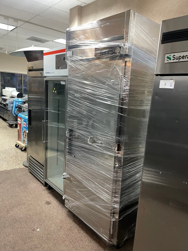 Working! Amazing! True Full Height Insulated Mobile Heated Cabinet w/ (1) Rack Capacity, 208-230v/1ph NSF Tested and Working! Maintaining 140 to 180 degrees Fahrenheit - Image 5 of 6
