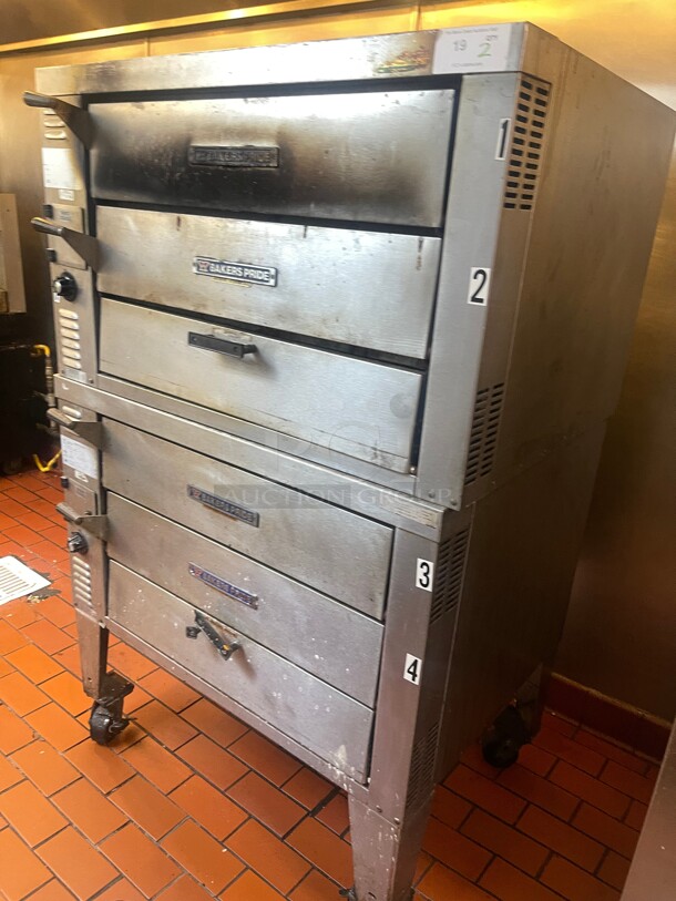 Working! Bakers Pride GP-62 Countertop Pizza Oven - Double Deck, Clean Stones Commercial Natural Gas NSF Tested and Working! - Image 3 of 9