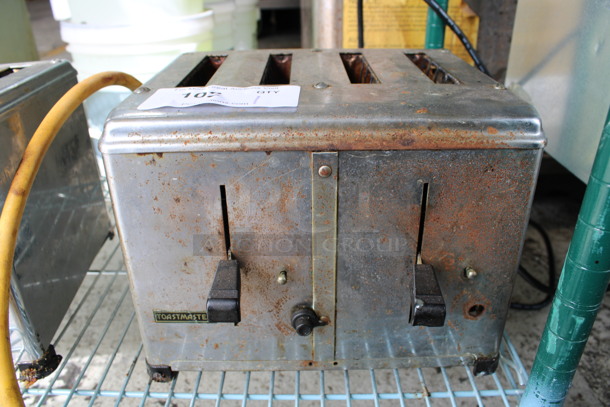 Toastmaster Stainless Steel Commercial Countertop 4 Slot Toaster. 11.5x11.5x9 - Image 1 of 4