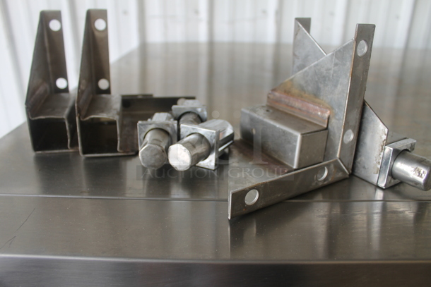 2 2012 Garland MCO-GS-10S Master 200 Stainless Steel Commercial Natural Gas Powered Full Size Convection Oven w/ View Through Doors, Metal Oven Racks and Thermostatic Controls. 60,000 BTU. 2 Times Your Bid! - Image 7 of 11