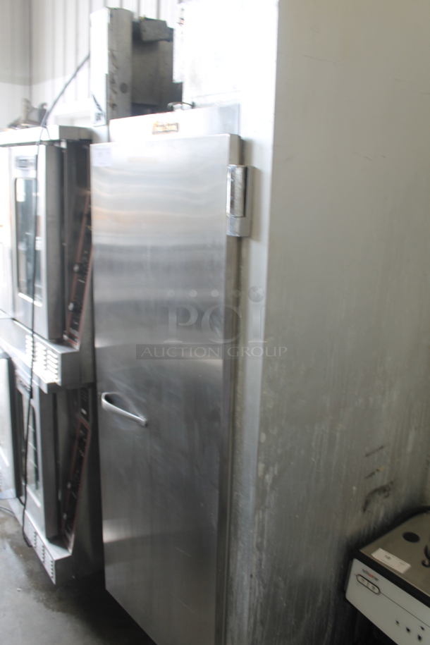 Traulsen G10010A Stainless Steel Commercial Single Door Reach In Cooler w/ Metal Racks. 115 Volts, 1 Phase. Tested and Working! - Image 3 of 7