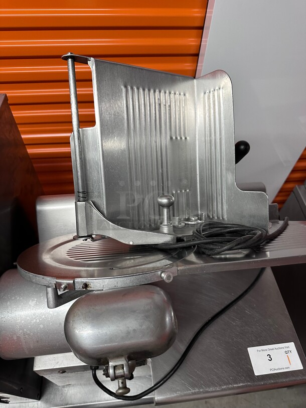 Working! Globe 2 Speed Automatic Commercial Meat Slicer model 2750 w/Sharpener Heavy Duty 115 Volt NSF Tested and Working! - Image 6 of 8