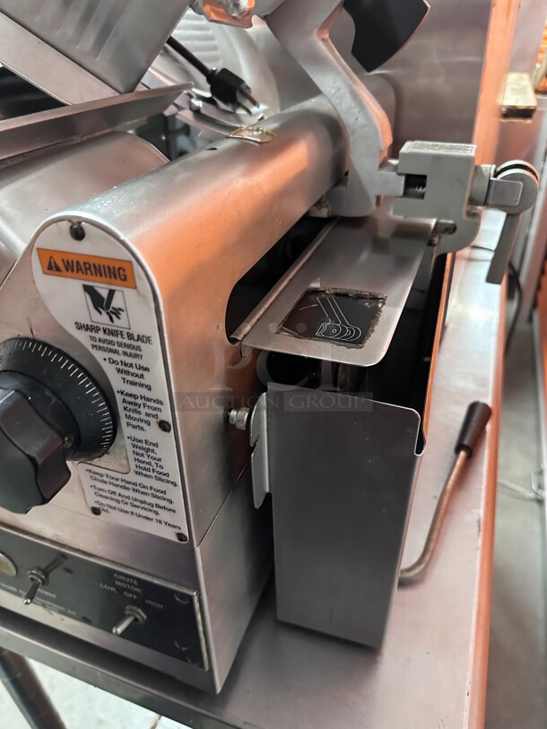 Working! Globe 2 Speed Automatic Commercial Meat Slicer model 2750 w/Sharpener Heavy Duty 115 Volt NSF Tested and Working! - Image 7 of 8