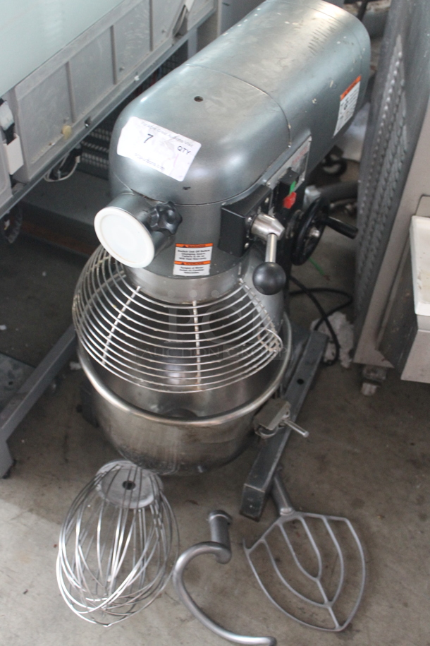Avantco MX20 Metal Commercial Countertop 20 Quart Planetary Dough Mixer w/ Stainless Steel Mixing Bowl, Bowl Guard, Dough Hook, Paddle and Whisk Attachment. 120 Volts, 1 Phase. Tested and Working!  - Image 1 of 7
