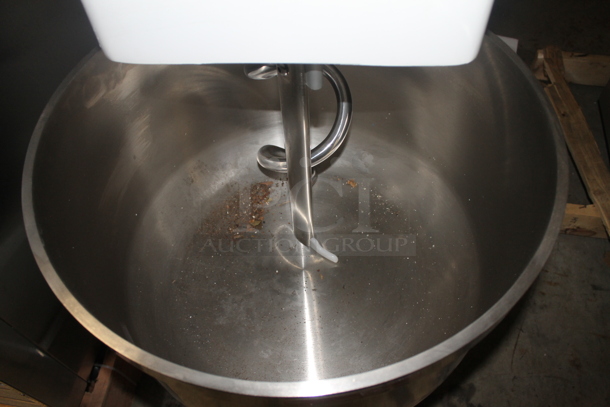 LIKE NEW! Estella 348SM80 Metal Commercial 80 Quart / 120 Pound Two-Speed Spiral Dough Mixer w/ Stainless Steel Mixing Bowl, Bowl Guard and Dough Hook. 240 Volts. Unit Has Only Been Used a Few Times! Tested and Working! - Image 5 of 11