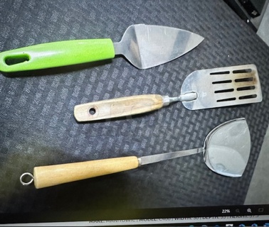 Assorted Utensils. 3XBID