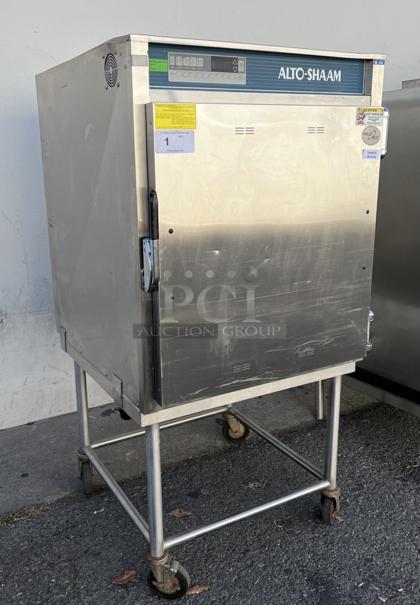 Alto Shaam Retherm & Food Holding Oven 208Volt/3PH Single compartment oven with a retherm thermostat range of 100° to 400°F and a holding temperature range of 60° to 240°F. Tested and Working! - Image 2 of 6
