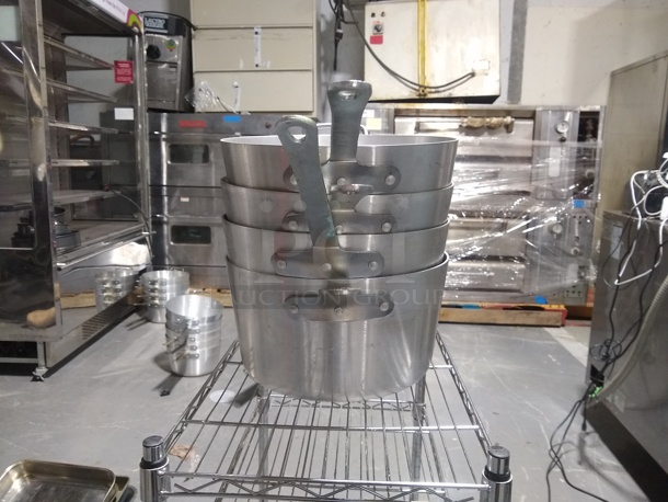 Choice 10 Qt. Tapered Aluminum Sauce Pan with Handle

 - Image 4 of 5