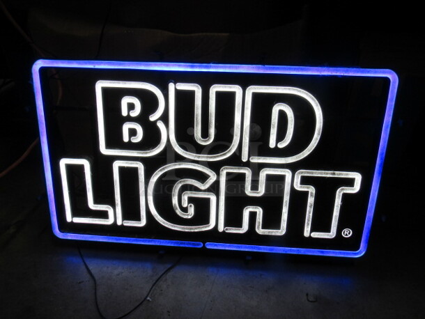 One Electric Bud Light g2 Opti Neon. 30X17. WORKING!