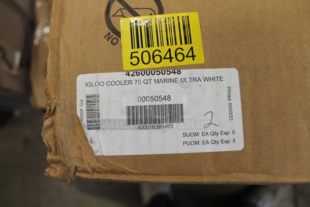 LIKE NEW! Igloo 50548 Marine Ultra 70 Qt. White Cooler with Comfort Grip Handles - Image 4 of 10