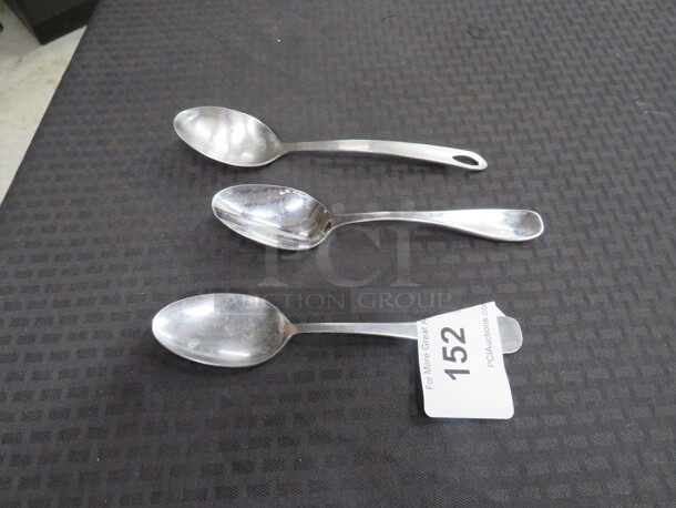 Assorted Serving Spoon. 3XBID