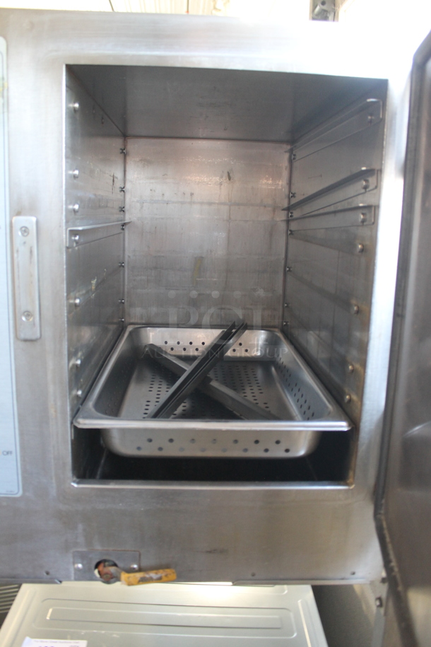 AccuTemp SNH 11 Stainless Steel Commercial Single Door Steam Cabinet w/ Under Shelf on Commercial Casters. 208-250 Volts, 3 Phase. - Image 5 of 7