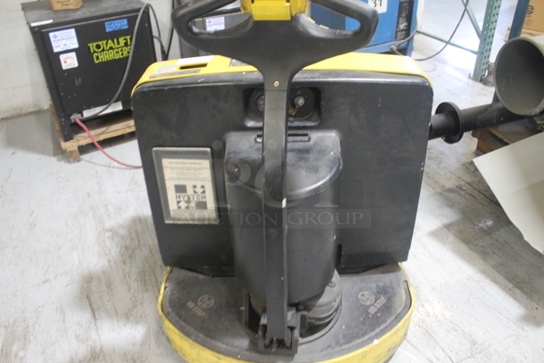 Hyster W65Z Metal Commercial Electric Powered 6,500 Pound Capacity Pallet Jack Lift Jack. BUYER MUST REMOVE. - Image 4 of 7