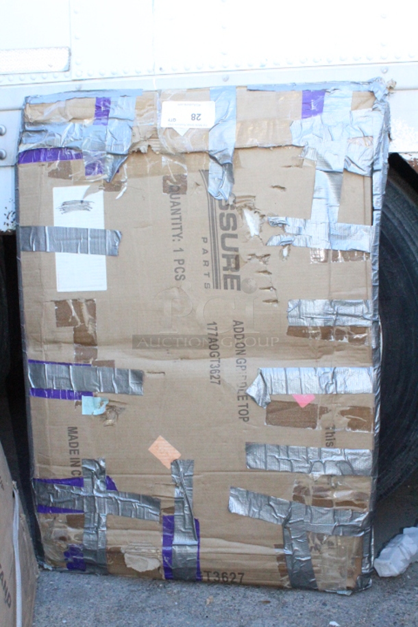 BRAND NEW SCRATCH & DENT! Assure Parts 35 7/8" x 27" x 4" Add-On 6 Burner Griddle Top. Original Packaging is damaged.  - Image 3 of 3
