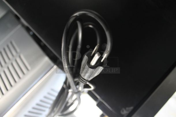 BRAND NEW SCRATCH AND DENT! Danby DIM2500SSDB Stainless Steel Commercial Countertop 25 Pound Ice Machine. 115 Volts, 1 Phase. Tested and Working! - Image 9 of 9