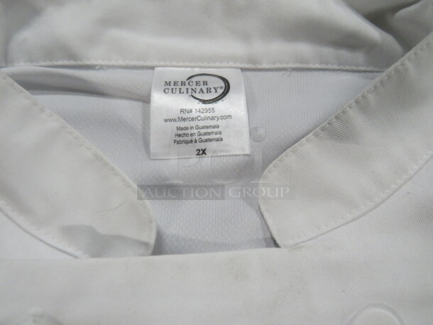 One NEW Mercer Culinary Chef Coat. Size 2X. - Image 4 of 4